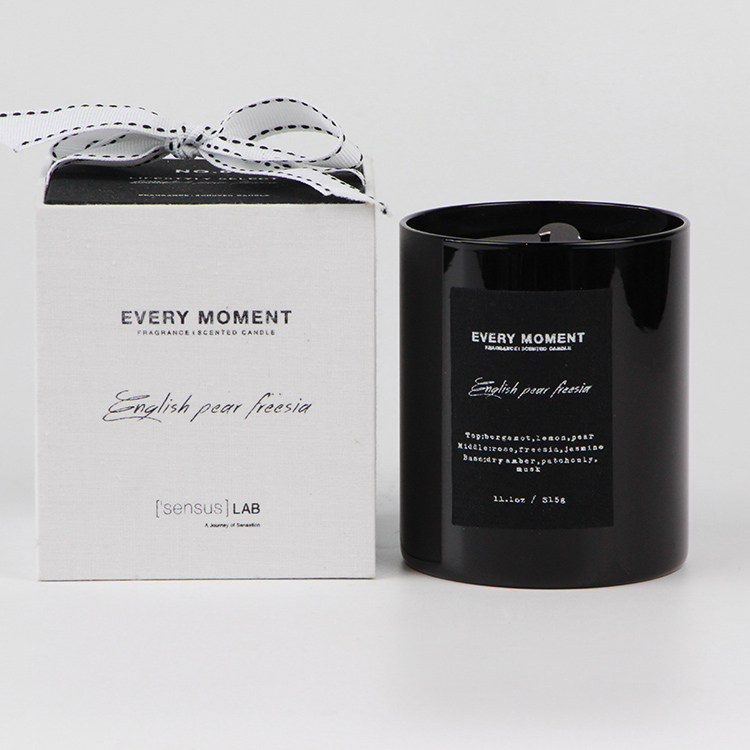 Every Moment Series English Pear & Freesia 310g Scented Candles