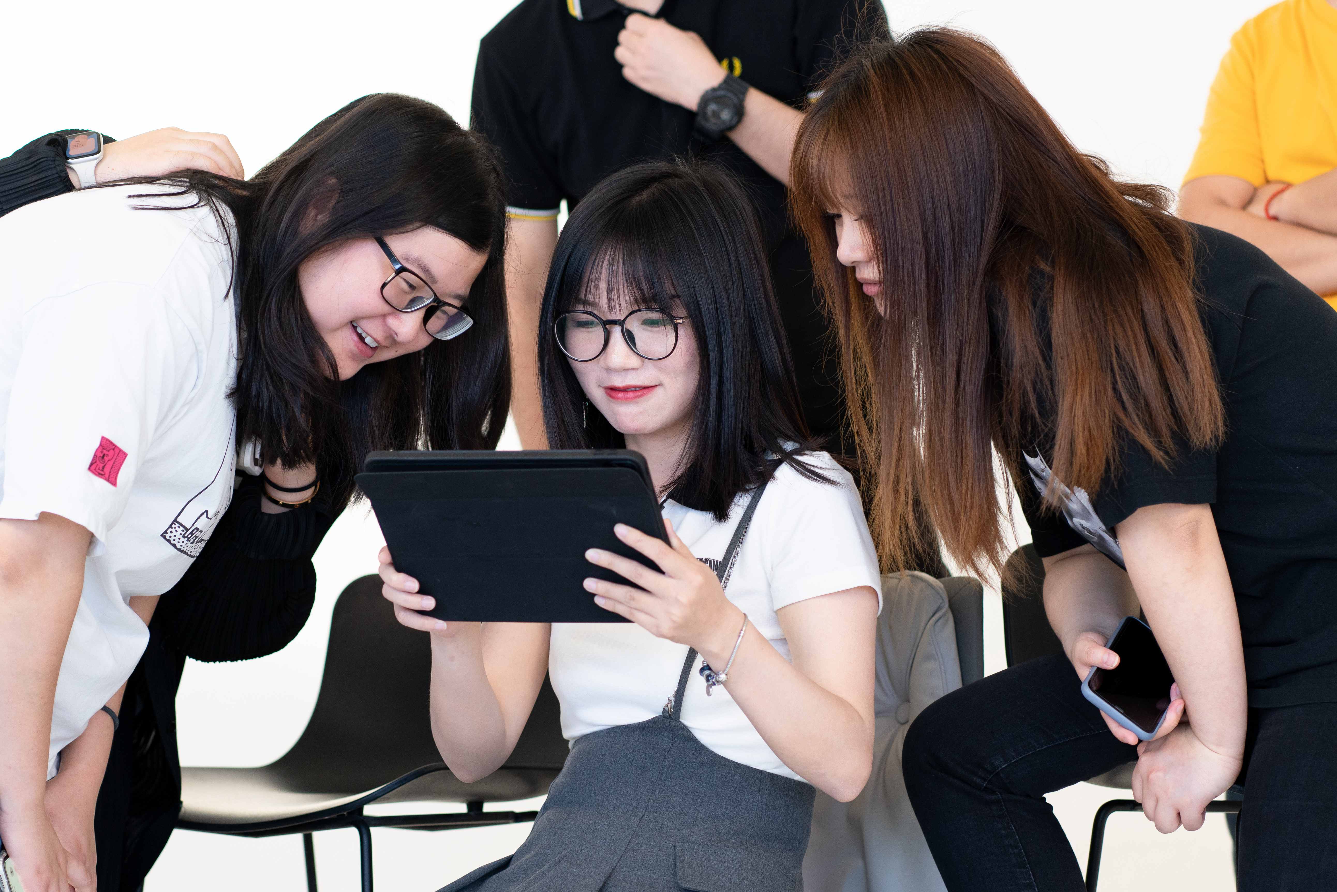 Group Photos: Look At the Camera and Say Cheese
