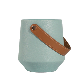 The Leather Collection 5% Rainforest Gardenia 440g Blue Scented Candle